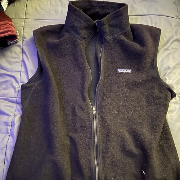 Mens Patagonia Black Fuzzy Vest - Picture 2 of 6